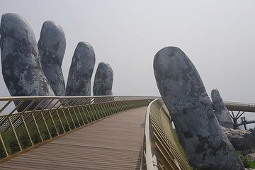 Transfer from HOI AN or DA NANG to HUE via Golden bridge,Hai Van Pass (Flexible)
