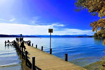 Comfort Mini-Van & Professional and FRiENDLY Guide: CUSTOMIZED 1-DAY TOUR from Munich