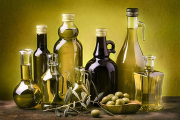 Transfer from Naples to Sorrento with Stop at Oil Tasting or Vice Versa