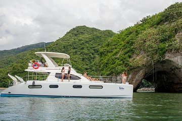 Luxury Yacht and Snorkel