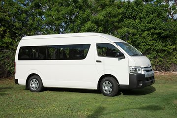Taj Mahal small group tour by luxury commuter