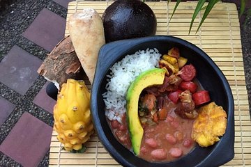 Private Market Tour & Colombian Cooking Lesson with a Local in her Medellín Home