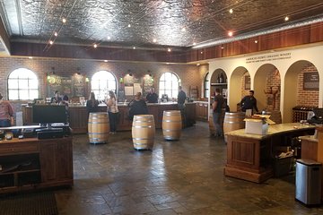 Sip n Shop: Livermore Private Wine Tasting and Outlet Shopping Tour from SF