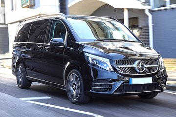Paris Airport Transfer: Paris Disneyland to Paris Airport CDG in Luxury Van
