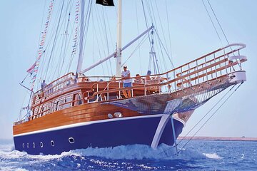 Pirates VIP Premier Boat to Orange Bay Snorkeling Sea Trip & Seafood - Hurghada