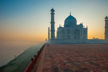 Dezelfde dag Taj Mahal en Agra tour vanuit New Delhi met de auto