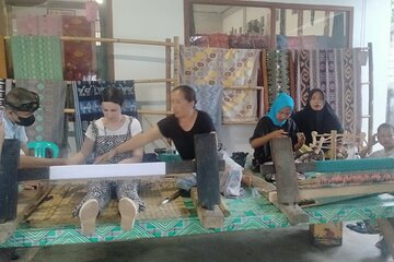 Package 3 days :Visit Sasak Villages,Hiking to Waterfalls, & Snorkeling 3 Gilis