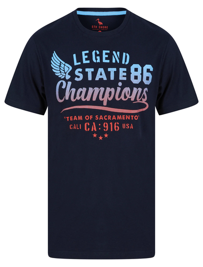 T-Shirts State Champs Motif Cotton Jersey T-Shirt in Sky Captain Navy - South Shore / S - Tokyo Laundry