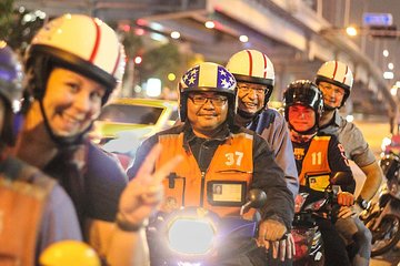 Motorbike City & Temple Tour including Golden Buddha,Reclining Buddha & Wat Arun