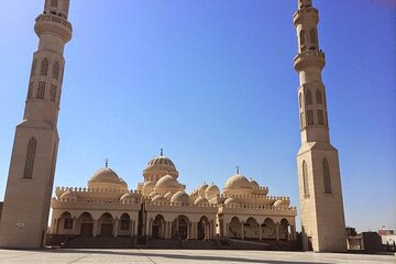 Private City Tour & Magic Catamaran Snorkeling & Parasailing Adrenaline-Hurghada