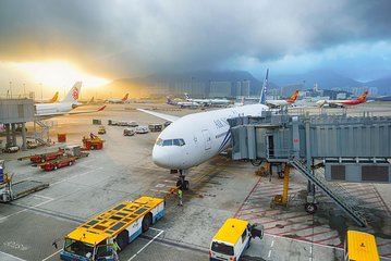 Hong Kong Private Arrival Transfer: Airport to Hotel