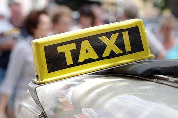 Airport (CMB) to Colombo Private Taxi 24/7 Car, Van.