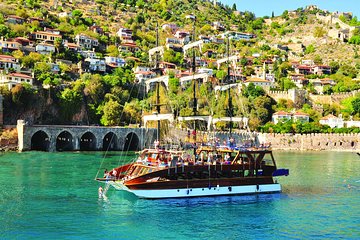 Alanya Catamaran Boat Tour with Sunbathing Swimming and Snorkelling