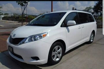 Private Transportation from Airport to Cancun Hotel Zone in Family Van