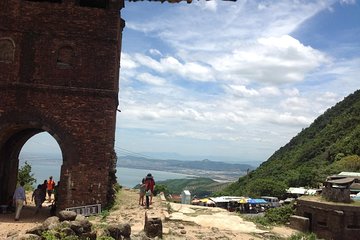 Hue to Hoi An by car via Hai Van Pass, Marble Mountains, Lang Co beach, Lap An