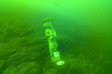 "Diving" Lake Como By SuBacco