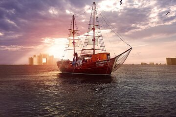 Live a Romantic Night Cruise Dinner at COLUMBUS (open bar included)
