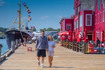 Lunenburg and Mahone Bay Day Trip From Halifax