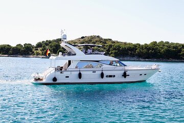 Private Yacht Blue Lagoon Half-Day Tour with Snorkelling