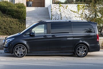 Paris Airport Transfer: Paris Airport CDG to Paris City in Luxury Van