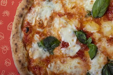 Pizza Lesson Deluxe in Naples from Basic Ingredients to Final Product