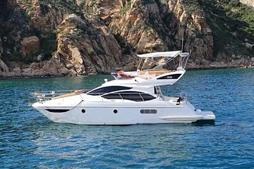 Private Yacht Tour with Snorkeling