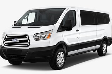 Seattle Roundtrip Chauffeur Driven Airport Transfer by Private Van