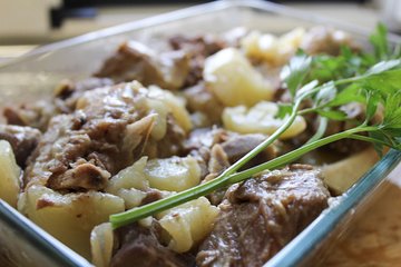 Authentic Spanish Cooking Class and Meal with Locals in a Seville Home