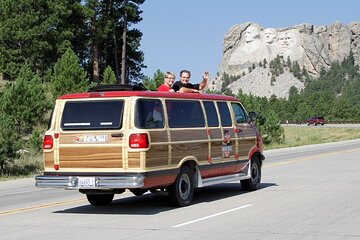 Private - "Woody" Van Bison Safari + 1 Hour Mt Rushmore