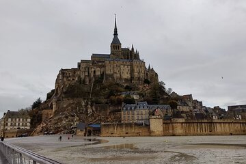 Paris to Mont Saint-Michel Private Van Tour