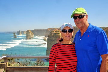Small-Group Great Ocean Road and 12 Apostles Full-Day Tour from Melbourne