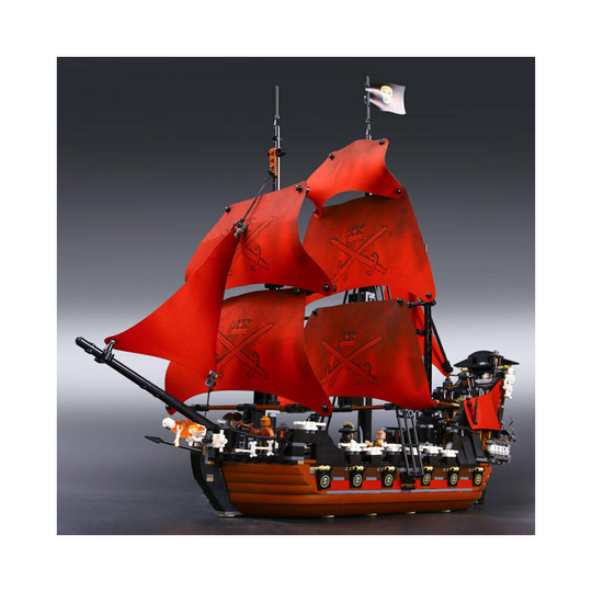 Pirates of the Caribbean Queen Anne's Revenge Kids Gift Building Block Collection