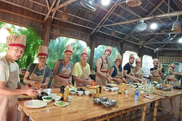Hoi An Basket Boat & Cooking class Tour( (local market, boating, fishing crab)