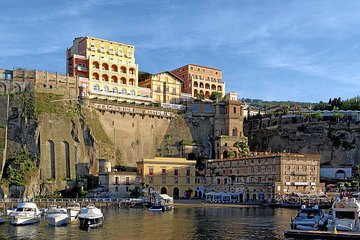 Transfer from Naples to Positano with stop Sorrento or Vice Versa