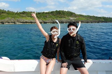 【OKINAWA / Minna Island / Sesoko Island】 Boat Snorkeling Curse(2 Sites) for only one group in the morning and the afternoon Free photography!!