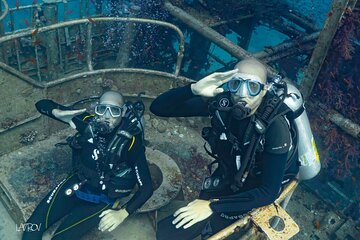 Open Water Diver Course [5 days/18m] and Advanced Open Water Diver [2 days/30m]