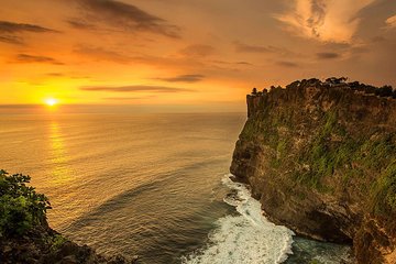 Bali Day-Tour: Tanah Lot and Uluwatu Temple Trip