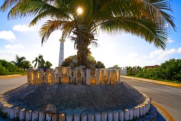 Paradisiacal Mahahual Tour, beach club with Snorkel, lunch and transportation.