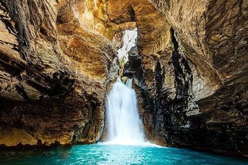La Leona waterfall hiking & Hot springs tour
