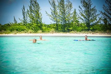 8-Hour Private 40' Yacht 2-Stop Tour to Palancar Beach w/ Food, Drinks & Snorkel