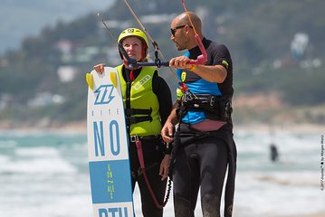 Kitesurfing Semi Private Lessons: Tarifa