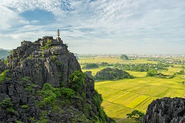 Hoa Lu, Tam Coc, Mua Cave Full Day Trip with Luxury Van