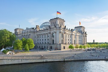 Save 20.00%! Private Deluxe Tour by Car with Lunch at Reichstag, Wine & Chocolate Tastings