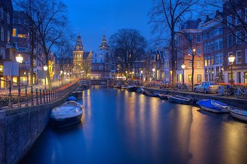 Viewing Amsterdam's finest Art - Museum Tour
