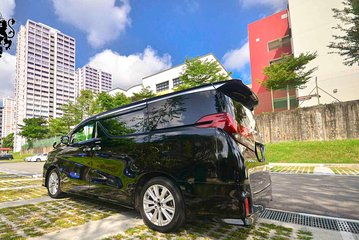 Private Mini Van From Singapore Airport To Hotel In City