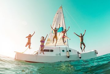 Isla Mujeres adventure by Catamaran. Snorkel, open bar and lunch from Cancun