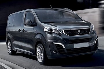 Madrid Airport MAD Round-Trip Transfer in Private Van
