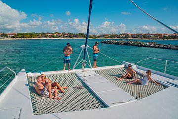 Sailing & Snorkeling Cruise with freshly grilled lunch
