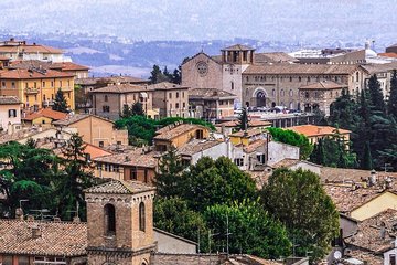 Day Trip: Perugia Private Tour with Lunch and Perugina Chocolate House