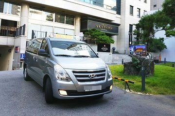 Private Airport Transfer: Gimpo Airport to Seoul City (1-5 pax)